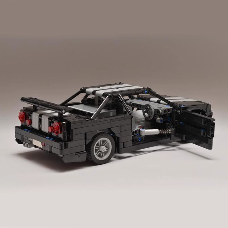 Nissan R34 Skyline GTR (700+ Pieces)