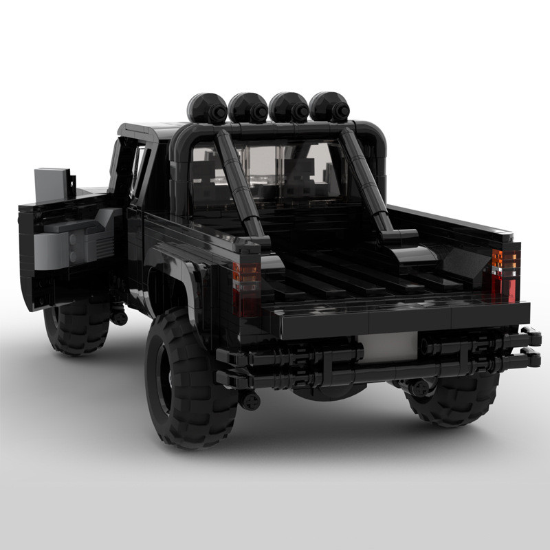 Toyota Hilux 1985 (1500+ Pieces)